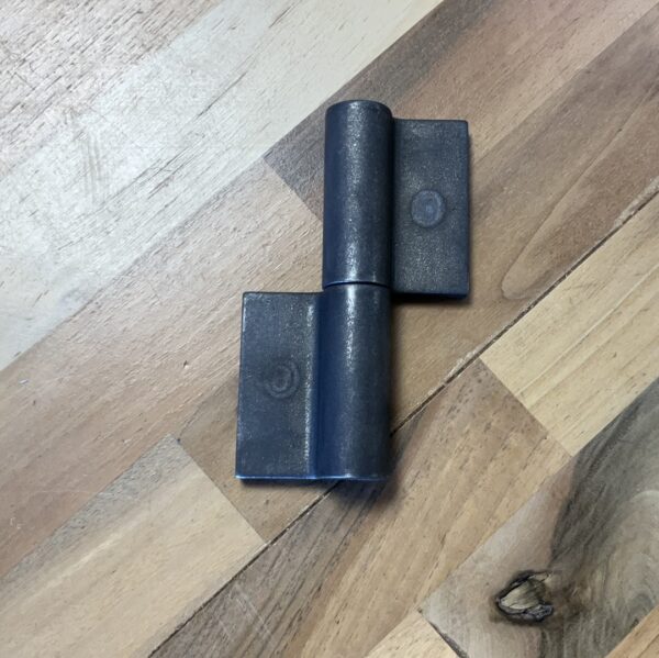 4" flag double wrap Hinge: